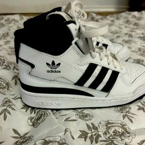 FORUM MID SHOES Black and White/ High tops